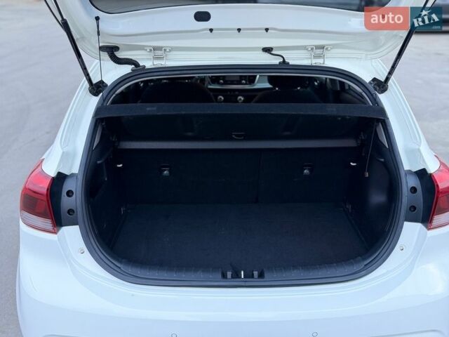 Белый Киа Рио, объемом двигателя 1.4 л и пробегом 89 тыс. км за 13500 $, фото 37 на Automoto.ua
