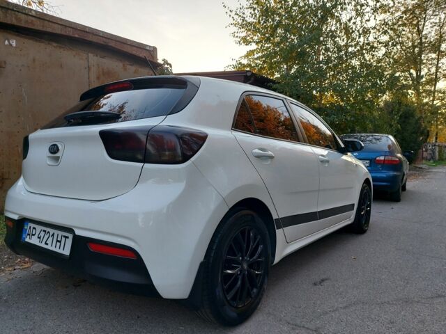 Белый Киа Рио, объемом двигателя 1.2 л и пробегом 136 тыс. км за 10999 $, фото 2 на Automoto.ua