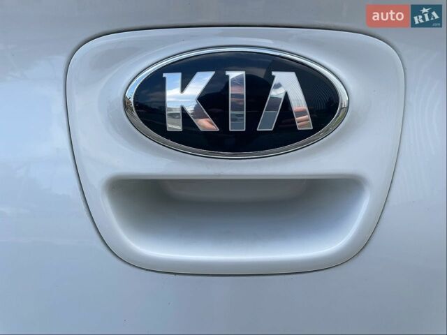 Белый Киа Рио, объемом двигателя 1.25 л и пробегом 46 тыс. км за 10000 $, фото 17 на Automoto.ua