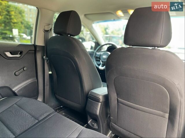Белый Киа Рио, объемом двигателя 1.25 л и пробегом 46 тыс. км за 10000 $, фото 56 на Automoto.ua