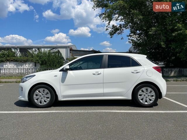 Белый Киа Рио, объемом двигателя 1.37 л и пробегом 66 тыс. км за 14600 $, фото 7 на Automoto.ua