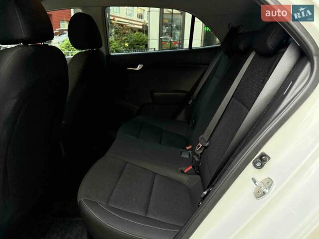 Белый Киа Рио, объемом двигателя 1.2 л и пробегом 41 тыс. км за 11400 $, фото 28 на Automoto.ua