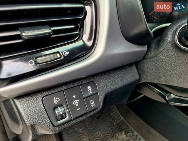 Білий Кіа Ріо, об'ємом двигуна 1.25 л та пробігом 91 тис. км за 8500 $, фото 11 на Automoto.ua