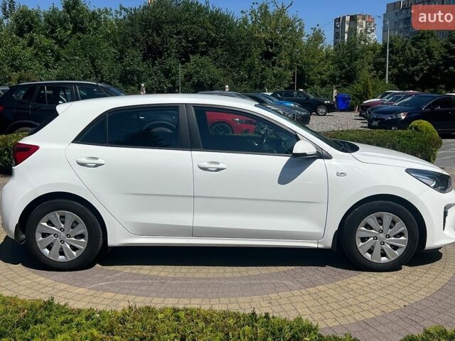 Белый Киа Рио, объемом двигателя 1.25 л и пробегом 64 тыс. км за 13500 $, фото 7 на Automoto.ua