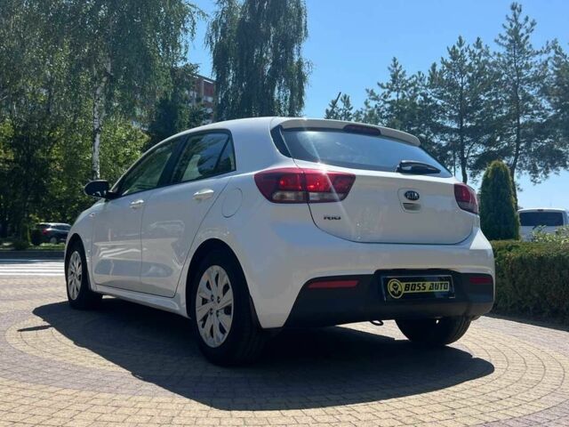 Белый Киа Рио, объемом двигателя 1.2 л и пробегом 64 тыс. км за 13599 $, фото 4 на Automoto.ua