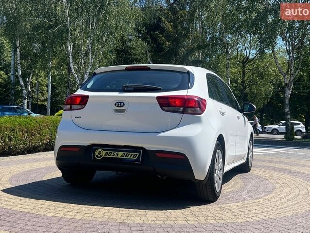 Белый Киа Рио, объемом двигателя 1.25 л и пробегом 64 тыс. км за 13500 $, фото 6 на Automoto.ua