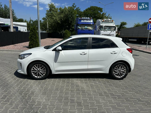Белый Киа Рио, объемом двигателя 1.37 л и пробегом 11 тыс. км за 14900 $, фото 1 на Automoto.ua