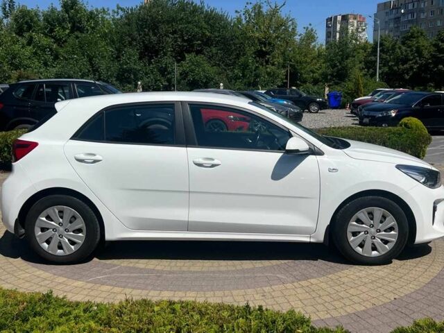Белый Киа Рио, объемом двигателя 1.2 л и пробегом 64 тыс. км за 13599 $, фото 7 на Automoto.ua