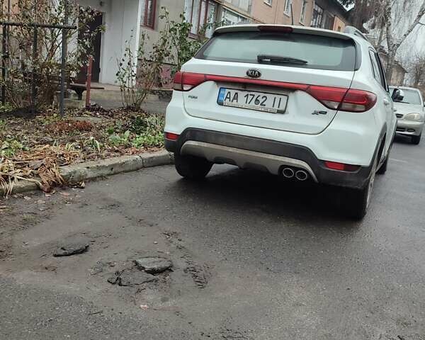 Білий Кіа Ріо, об'ємом двигуна 1.59 л та пробігом 85 тис. км за 13999 $, фото 4 на Automoto.ua