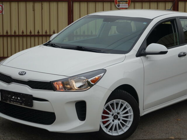 Білий Кіа Ріо, об'ємом двигуна 1.6 л та пробігом 29 тис. км за 12499 $, фото 7 на Automoto.ua