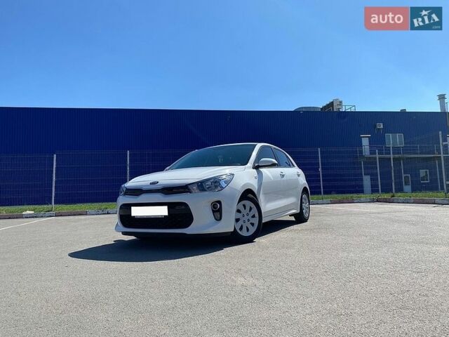 Білий Кіа Ріо, об'ємом двигуна 1.25 л та пробігом 72 тис. км за 11300 $, фото 1 на Automoto.ua