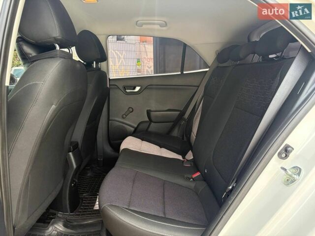 Белый Киа Рио, объемом двигателя 1.25 л и пробегом 73 тыс. км за 10700 $, фото 15 на Automoto.ua