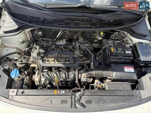 Белый Киа Рио, объемом двигателя 1.25 л и пробегом 73 тыс. км за 10700 $, фото 19 на Automoto.ua