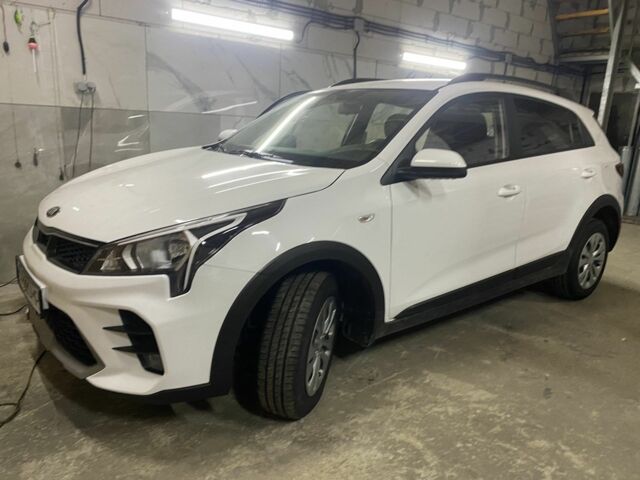 Білий Кіа Ріо, об'ємом двигуна 1.6 л та пробігом 49 тис. км за 14000 $, фото 6 на Automoto.ua