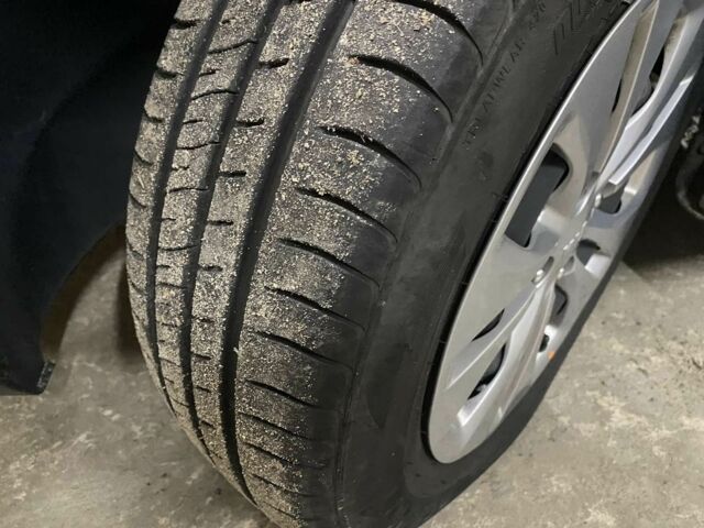 Білий Кіа Ріо, об'ємом двигуна 1.6 л та пробігом 49 тис. км за 14000 $, фото 5 на Automoto.ua