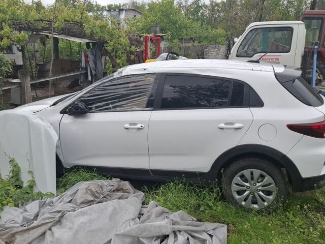 Білий Кіа Ріо, об'ємом двигуна 1.6 л та пробігом 19 тис. км за 8000 $, фото 1 на Automoto.ua