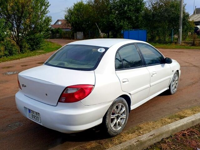 Белый Киа Рио, объемом двигателя 1.5 л и пробегом 300 тыс. км за 2800 $, фото 2 на Automoto.ua