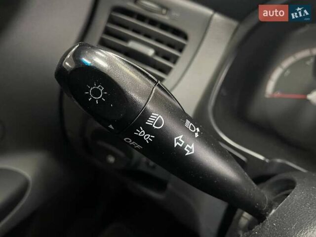 Белый Киа Рио, объемом двигателя 1.49 л и пробегом 170 тыс. км за 4990 $, фото 19 на Automoto.ua