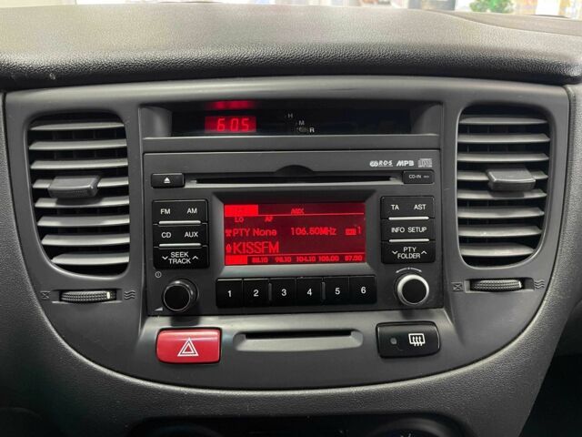 Белый Киа Рио, объемом двигателя 1.5 л и пробегом 170 тыс. км за 4690 $, фото 13 на Automoto.ua