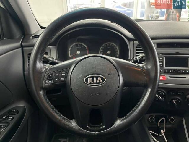 Белый Киа Рио, объемом двигателя 1.49 л и пробегом 170 тыс. км за 4990 $, фото 21 на Automoto.ua