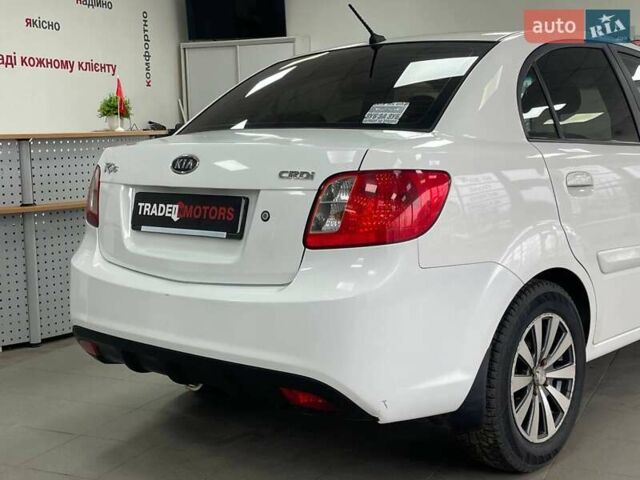 Белый Киа Рио, объемом двигателя 1.49 л и пробегом 170 тыс. км за 4990 $, фото 11 на Automoto.ua