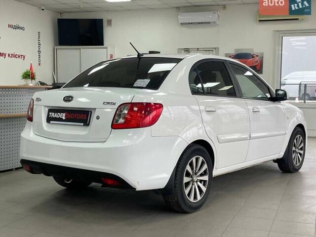 Белый Киа Рио, объемом двигателя 1.49 л и пробегом 170 тыс. км за 4990 $, фото 12 на Automoto.ua