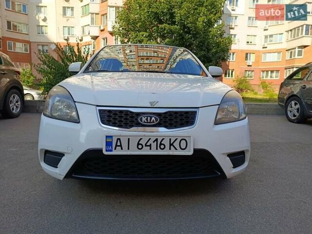 Білий Кіа Ріо, об'ємом двигуна 1.49 л та пробігом 170 тис. км за 5900 $, фото 6 на Automoto.ua