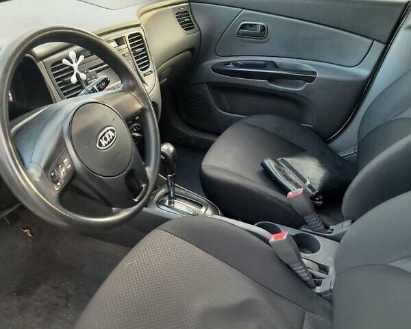 Белый Киа Рио, объемом двигателя 1.4 л и пробегом 91 тыс. км за 6000 $, фото 20 на Automoto.ua