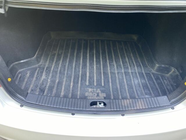 Белый Киа Рио, объемом двигателя 1.4 л и пробегом 156 тыс. км за 5600 $, фото 7 на Automoto.ua