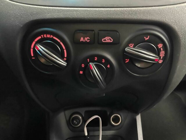 Белый Киа Рио, объемом двигателя 1.5 л и пробегом 170 тыс. км за 4690 $, фото 14 на Automoto.ua