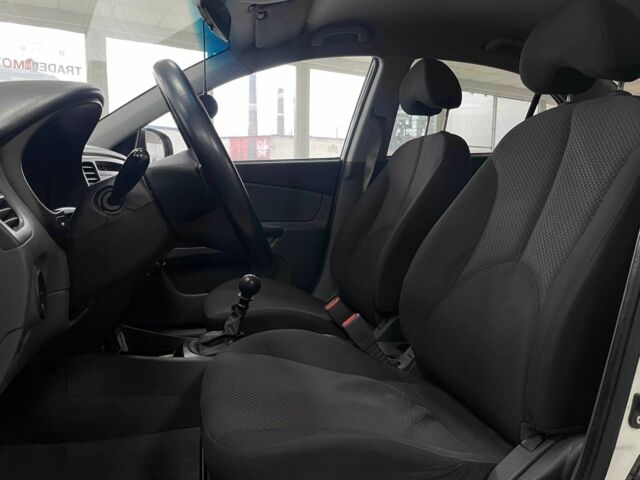 Белый Киа Рио, объемом двигателя 1.5 л и пробегом 170 тыс. км за 4690 $, фото 9 на Automoto.ua