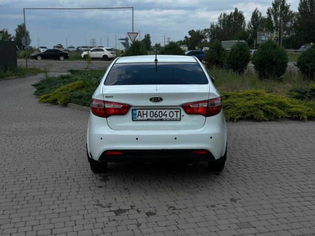 Белый Киа Рио, объемом двигателя 1.4 л и пробегом 217 тыс. км за 6600 $, фото 4 на Automoto.ua