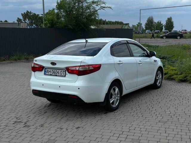 Белый Киа Рио, объемом двигателя 1.4 л и пробегом 217 тыс. км за 6600 $, фото 3 на Automoto.ua