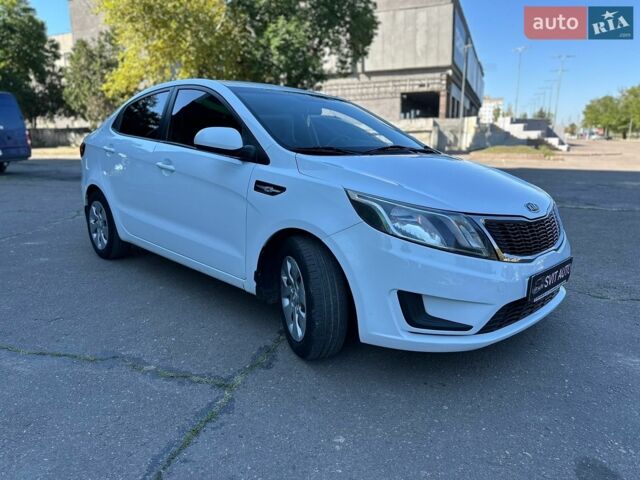 Білий Кіа Ріо, об'ємом двигуна 1.4 л та пробігом 162 тис. км за 6999 $, фото 5 на Automoto.ua
