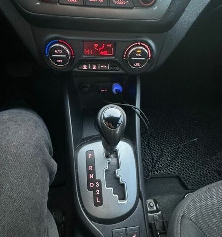 Белый Киа Рио, объемом двигателя 1.59 л и пробегом 257 тыс. км за 7600 $, фото 7 на Automoto.ua