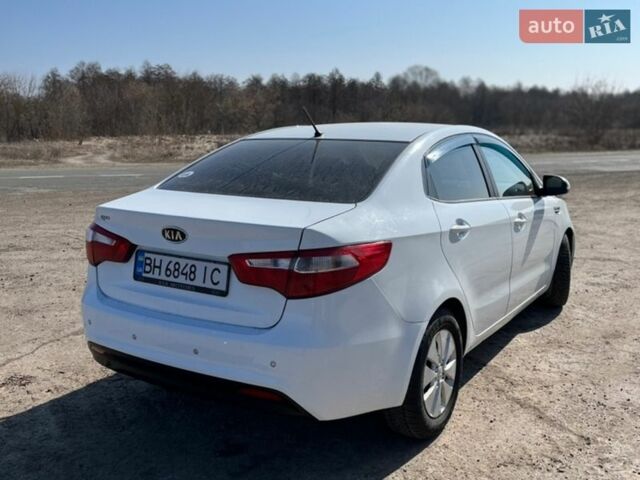 Білий Кіа Ріо, об'ємом двигуна 1.59 л та пробігом 220 тис. км за 6000 $, фото 3 на Automoto.ua