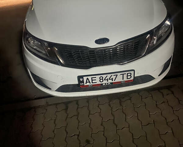 Белый Киа Рио, объемом двигателя 1.4 л и пробегом 95 тыс. км за 7400 $, фото 2 на Automoto.ua