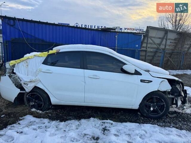 Білий Кіа Ріо, об'ємом двигуна 1.4 л та пробігом 160 тис. км за 2999 $, фото 2 на Automoto.ua