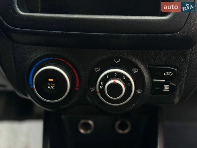 Білий Кіа Ріо, об'ємом двигуна 1.4 л та пробігом 219 тис. км за 5999 $, фото 12 на Automoto.ua