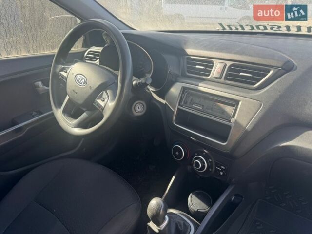 Белый Киа Рио, объемом двигателя 1.4 л и пробегом 147 тыс. км за 2700 $, фото 7 на Automoto.ua