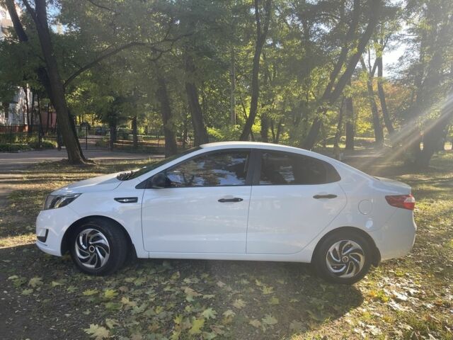 Білий Кіа Ріо, об'ємом двигуна 1.4 л та пробігом 112 тис. км за 6800 $, фото 1 на Automoto.ua