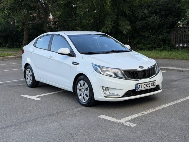 Белый Киа Рио, объемом двигателя 1.4 л и пробегом 157 тыс. км за 6200 $, фото 2 на Automoto.ua