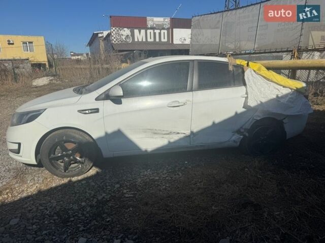 Белый Киа Рио, объемом двигателя 1.4 л и пробегом 147 тыс. км за 2700 $, фото 3 на Automoto.ua