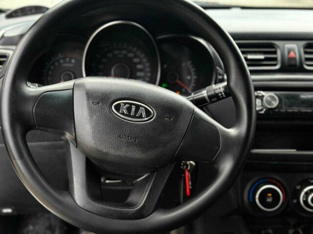 Белый Киа Рио, объемом двигателя 1.4 л и пробегом 217 тыс. км за 6600 $, фото 7 на Automoto.ua