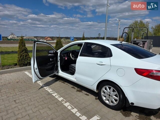 Белый Киа Рио, объемом двигателя 1.4 л и пробегом 167 тыс. км за 7200 $, фото 8 на Automoto.ua
