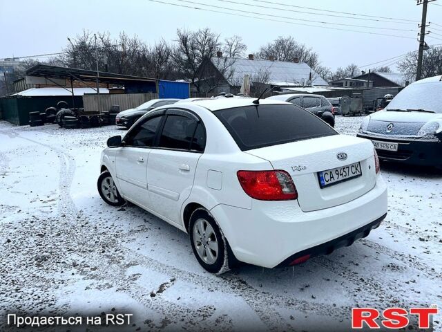 Білий Кіа Ріо, об'ємом двигуна 1.4 л та пробігом 22500 тис. км за 6200 $, фото 2 на Automoto.ua