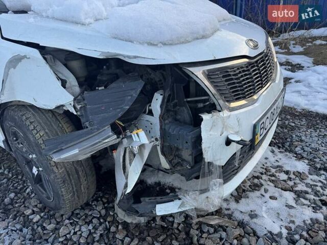 Білий Кіа Ріо, об'ємом двигуна 1.4 л та пробігом 160 тис. км за 2999 $, фото 9 на Automoto.ua