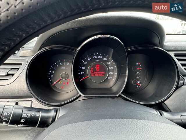 Белый Киа Рио, объемом двигателя 1.6 л и пробегом 253 тыс. км за 7400 $, фото 6 на Automoto.ua