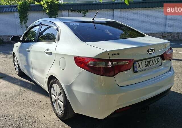 Белый Киа Рио, объемом двигателя 1.59 л и пробегом 210 тыс. км за 6800 $, фото 7 на Automoto.ua