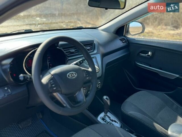 Білий Кіа Ріо, об'ємом двигуна 1.59 л та пробігом 220 тис. км за 6000 $, фото 5 на Automoto.ua